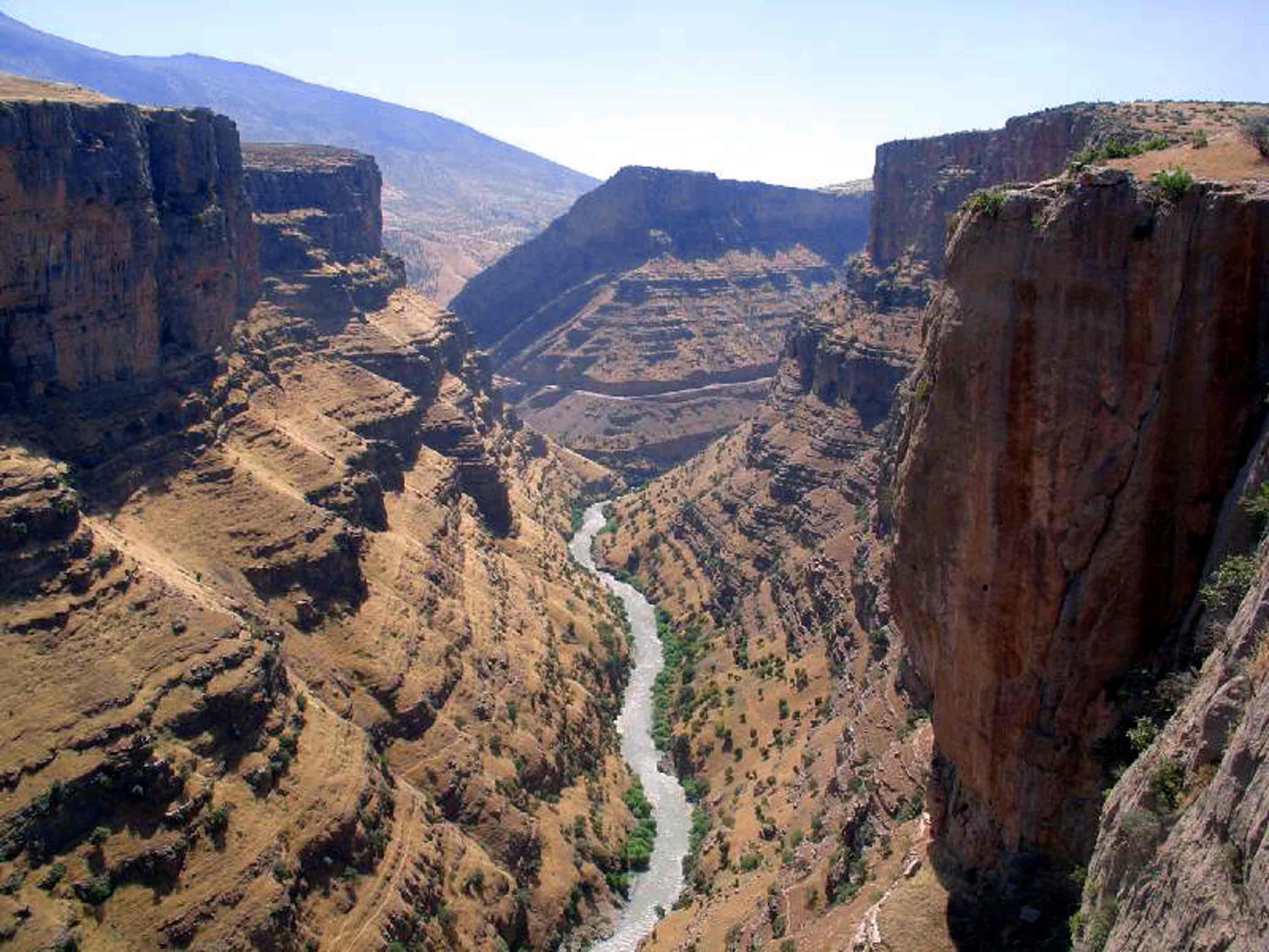 Canyon-north-eastern-Kurdistan