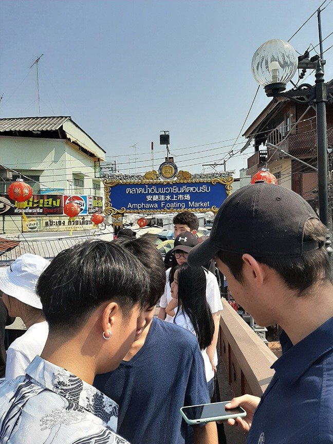 Visiting the Amphawa Floating Market