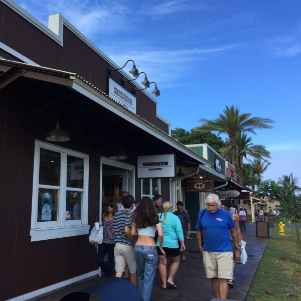 A Haleiwa pedestrian street, which Leesa visited on her road trip to the North Shore.